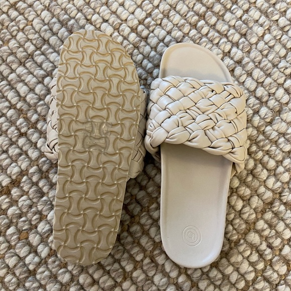 URBAN OUTFITTERS Naomi Slide Sandals in Cream (Size 8.0 US) - Picture 5 of 5